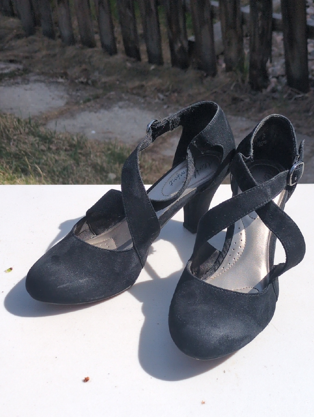 dexflex comfort Black Suede Cross-Strap Heels